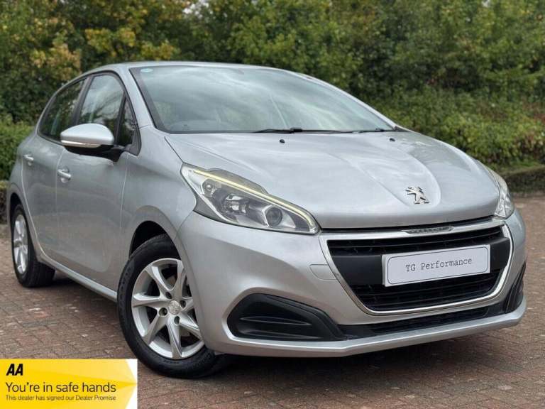2015 Peugeot 208 1.2 PureTech Active Euro 6 5dr HATCHBACK Petrol Manual