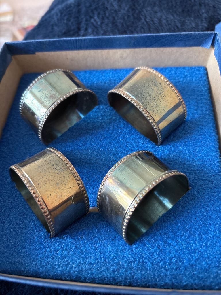 Silver plated Boxed 4 off Napkin Rings Skybee of Sheffield