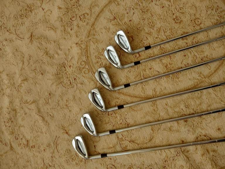 Left Handed Mizuno JPX 900 Hot Metal Irons