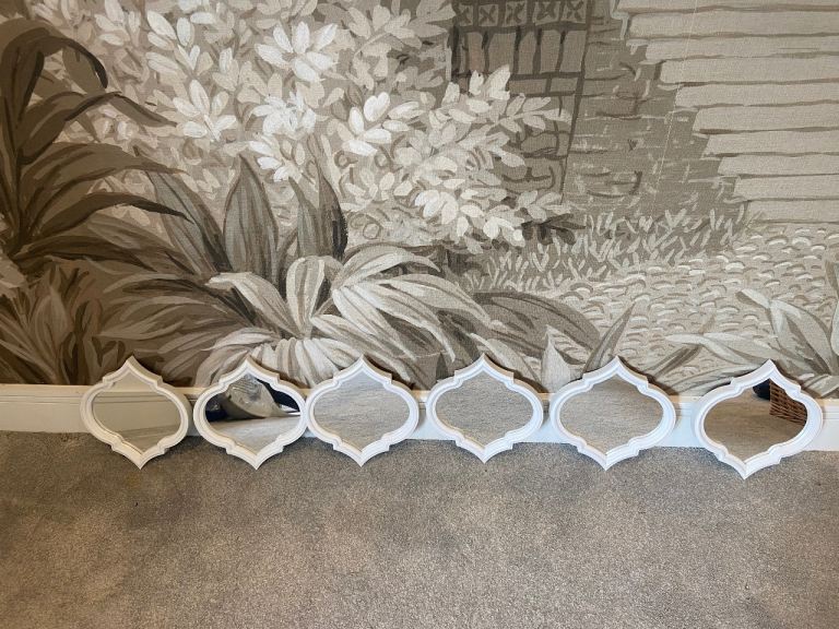 Set of 6 White Quatrefoil Decorative Mirrors – As Good As New