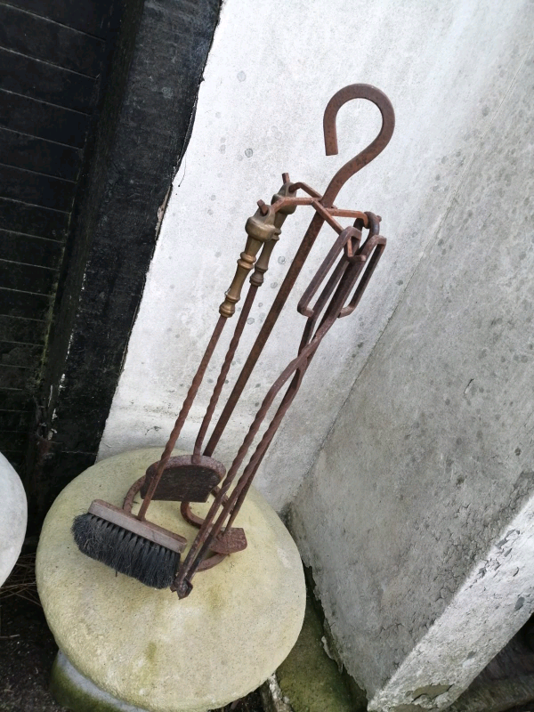 VINTAGE FIRE COMPANION SET