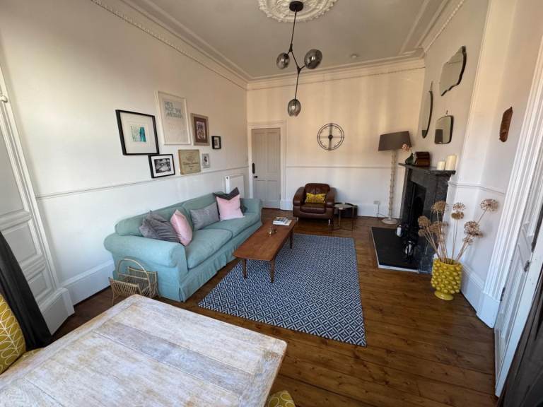 2 bedroom flat in Dennistoun