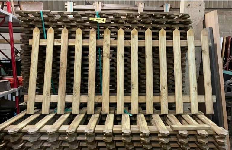 New 6ft x 3ft & 6ft x 4ft Picket Fence Panels ( x2 Sizes x2 Prices )