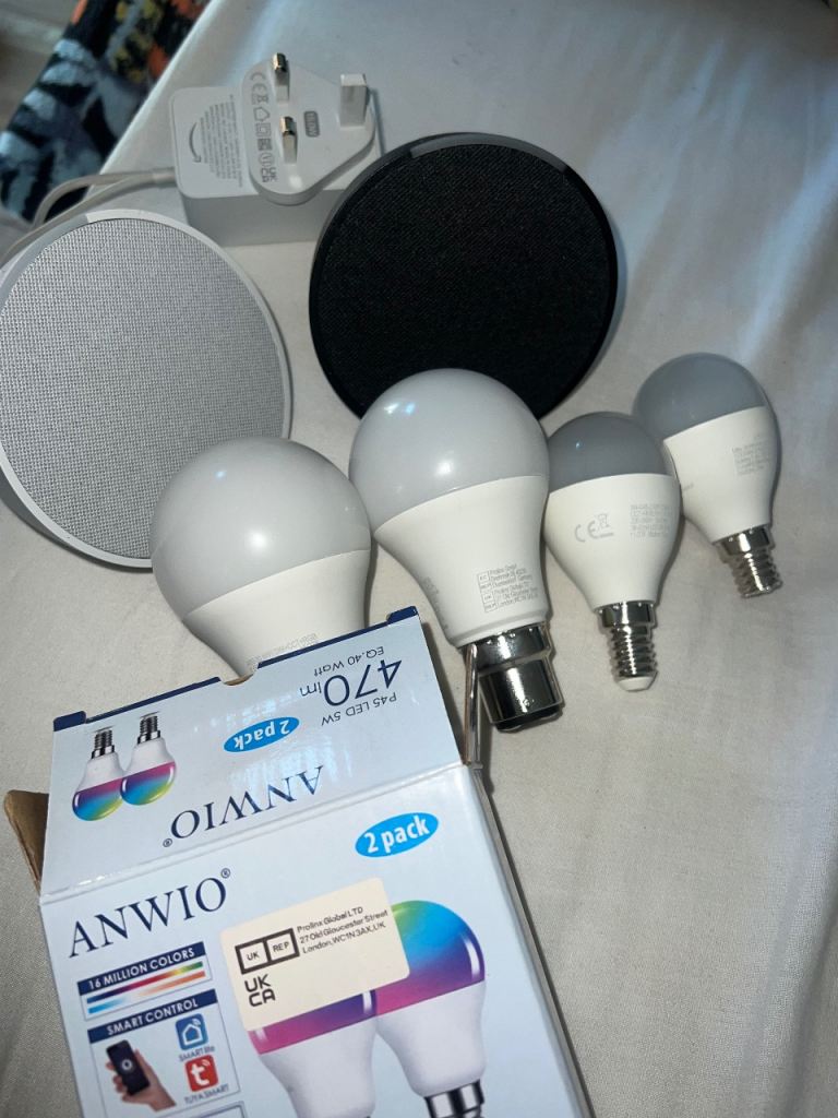 MUST GO: 🏡 Smart Home Bundle – 2x Alexa Echo Pop + 4 Smart Bulbs – £60!