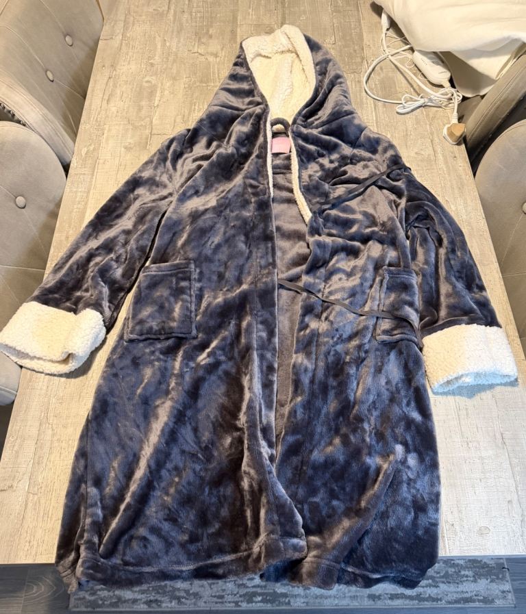 Woman’s Dressing Gown, Like New, Grey, UK 20 - 22