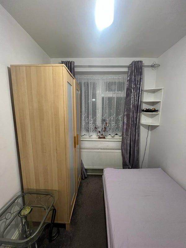 One Bedroom to rent £600 p/m