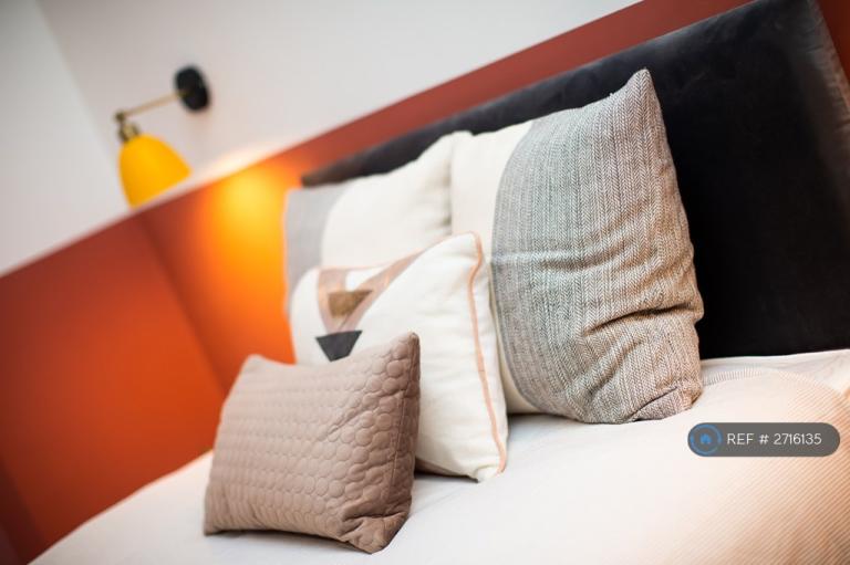 1 bedroom flat in Rawson Street, Farnworth, Bolton, BL4 (1 bed) (#2716135)