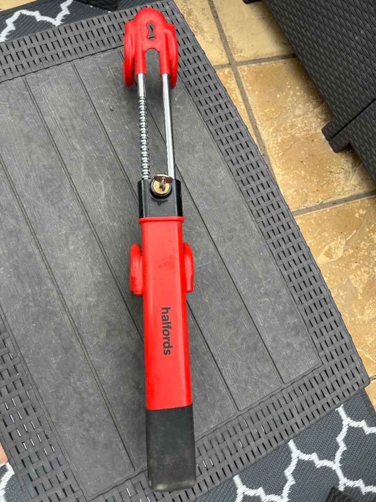 Halfords Car Steering Wheel Lock – Red, Good Condition