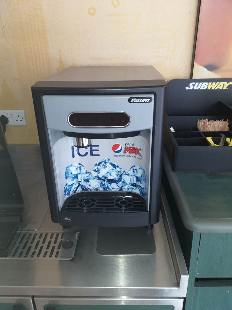 Catering equipment Icecream Yougurt Slush Coffee Beer juicers machines trailer kitchen pub items 