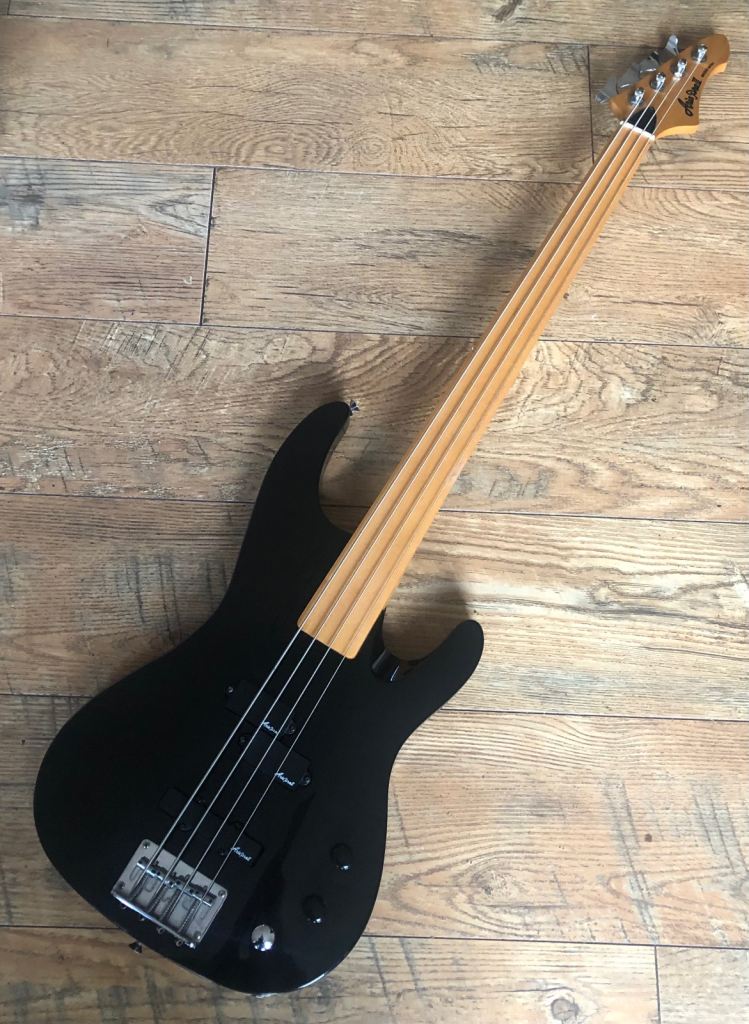 Aria Pro ll Magna Series Fretless bass guitar for sale