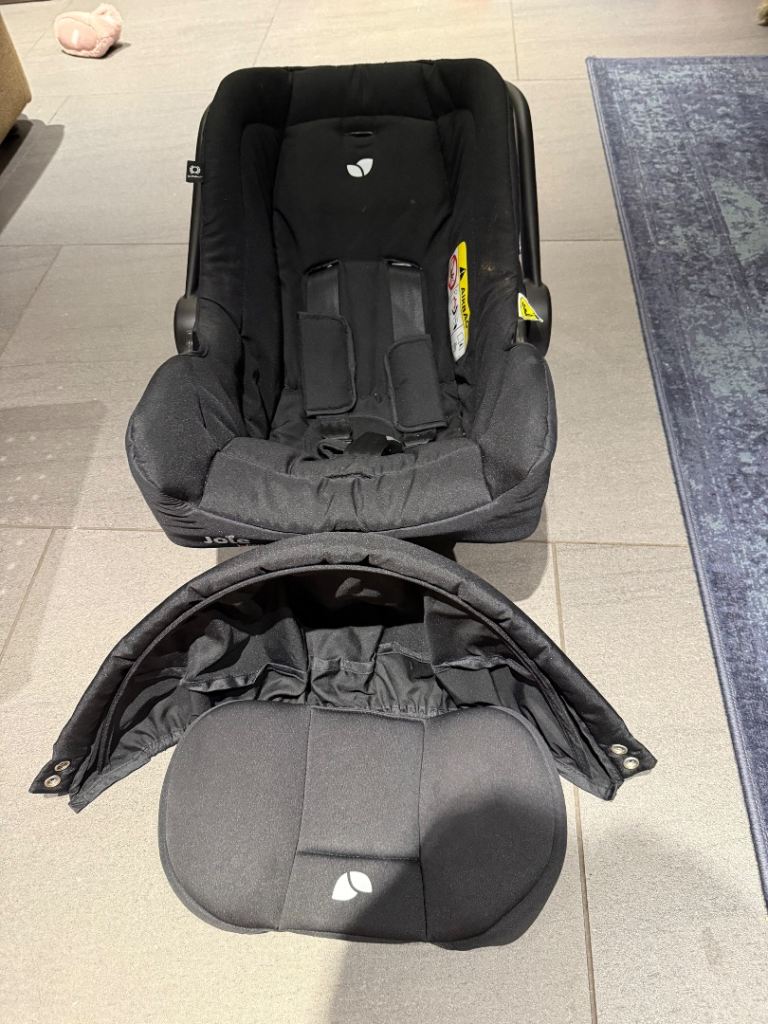 Car seat (suitable from 0 to 15 months)