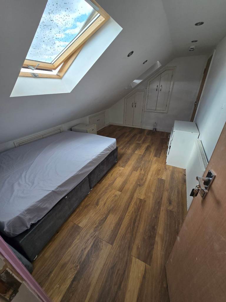 Loft room available for couple or boys or girls 