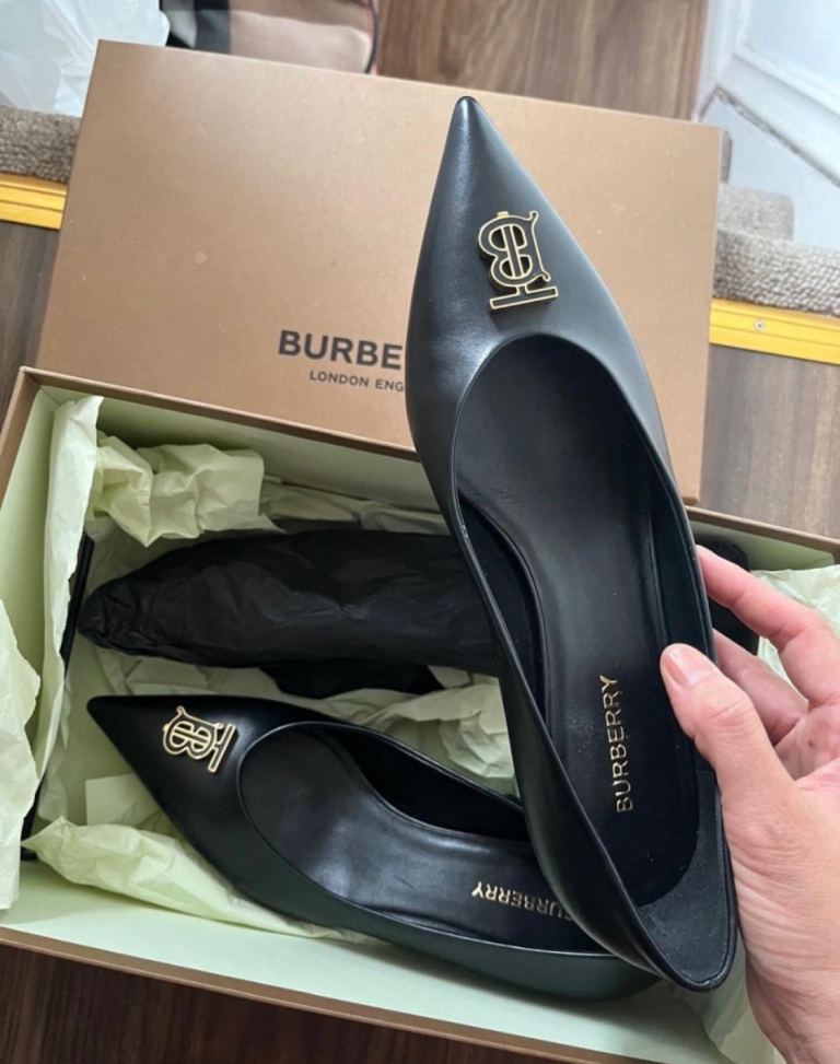 Burberry Black Pointed Leather Shoes - Ladies UK 5 / EU 38 - BRAND NEW