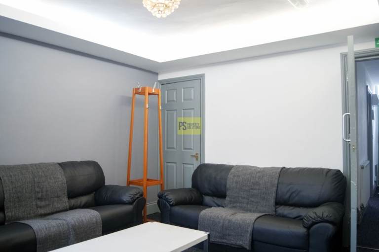 4 Ensuite Bedrooms in Stirchley