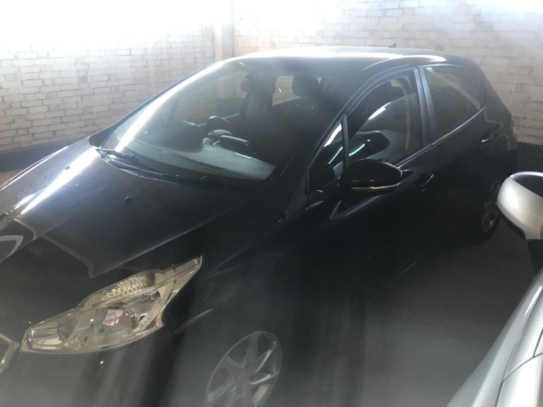 Peugeot, 208, , 1199 (cc), 5 doors Yaris Clio corsa