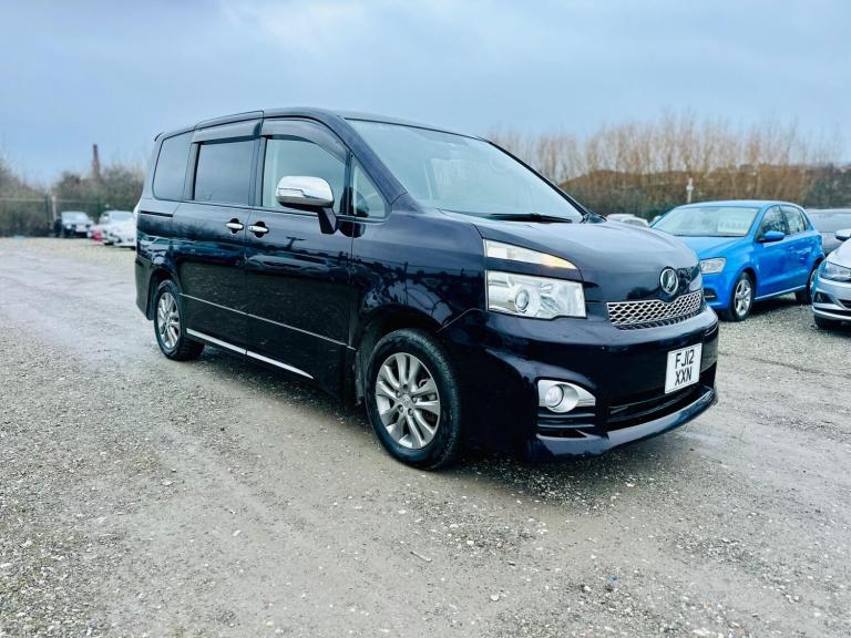  Toyota Voxy Petrol Automatic