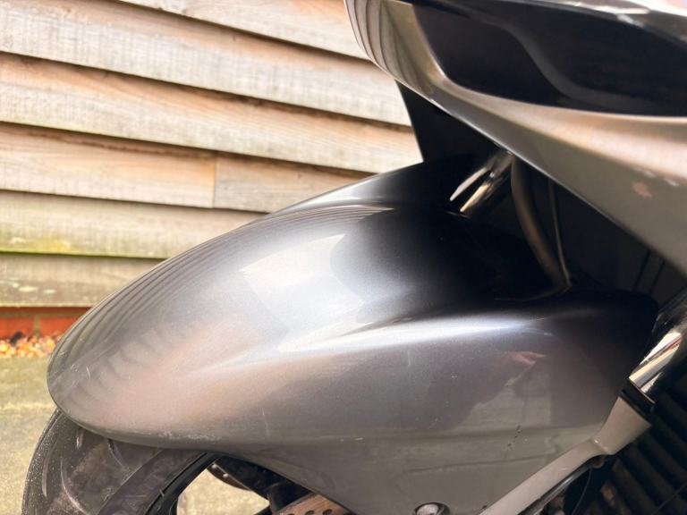 2010 / 10 Yamaha YP400 Majesty £1500 Silver 34049 miles.