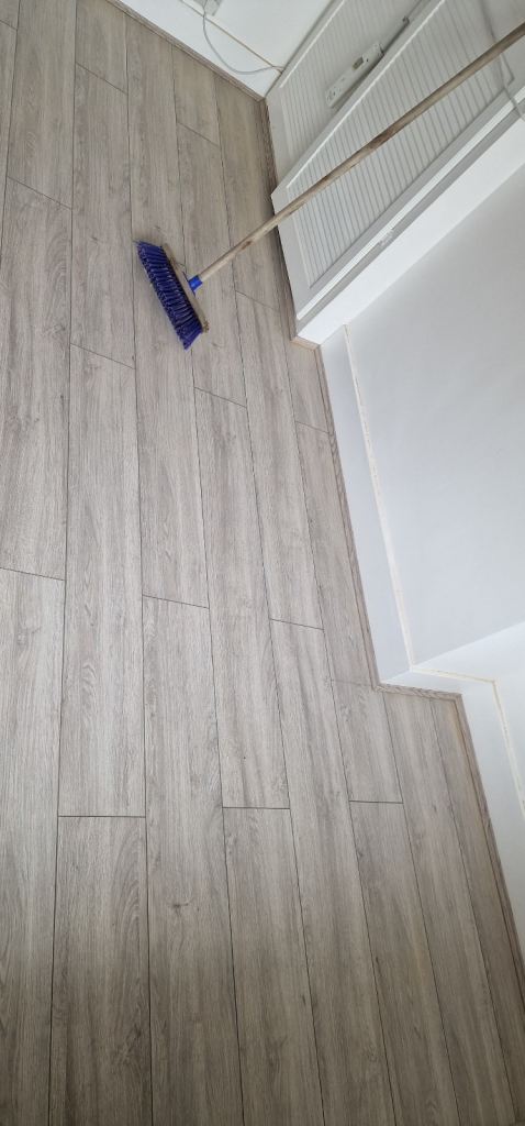 we provide carpet and laminate service