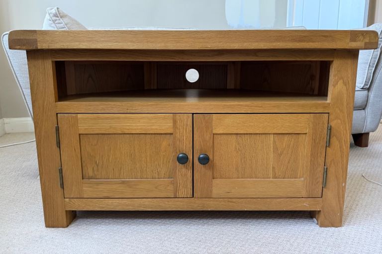 Solid Oak TV Unit / Entertainment Cabinet