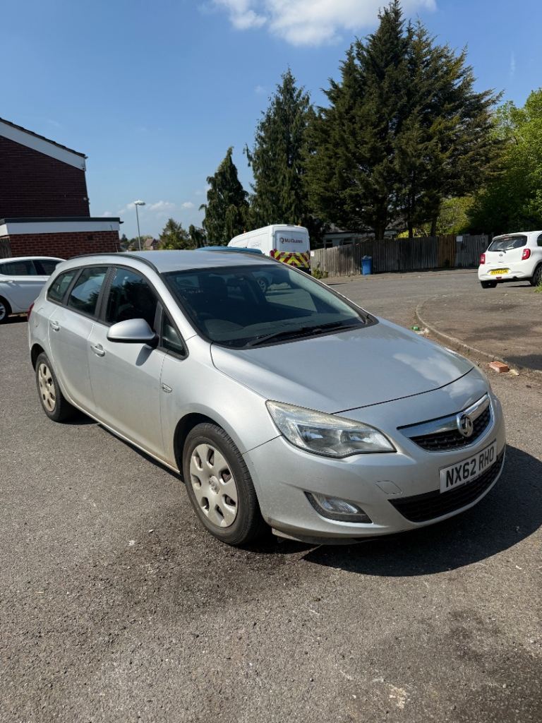 Vauxhall, ASTRA, Estate, 2012, Manual, 1686 (cc), 5 doors