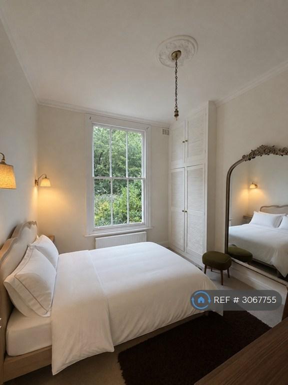 1 bedroom flat in Oxford Road, London, W5 (1 bed) (#3067755)
