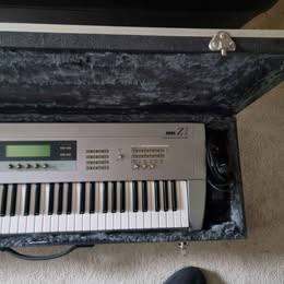 Korg Z1 plus ZSC 01 Soundcard, Hard Flight Case, Sustain Pedal and Quiklok Keyboard Stand