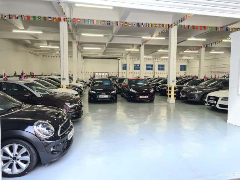 2019 Land Rover Range Rover Evoque 2.0 D180 R-Dynamic S Auto 4WD Euro 6 (s/s) 5dr ESTATE Diesel A...