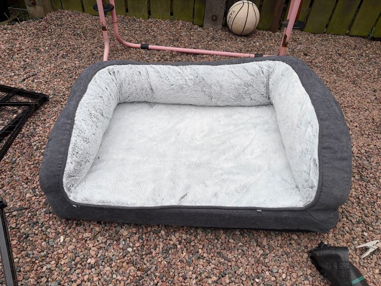 Dog bed 