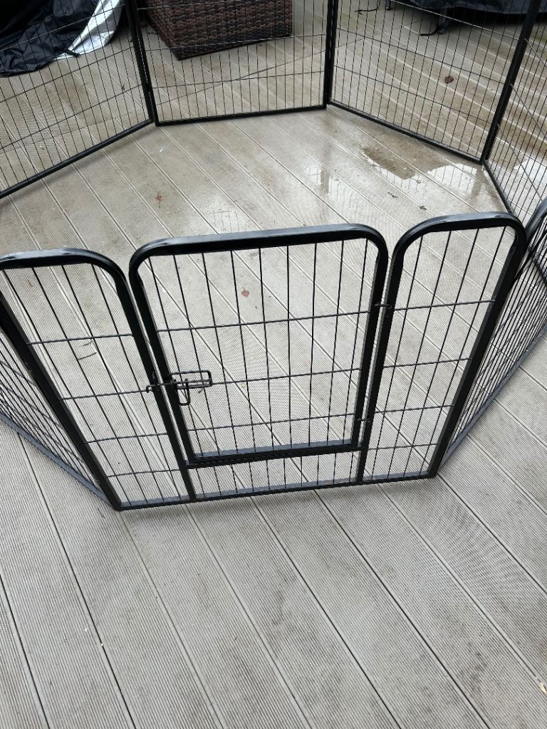 Dog pen 