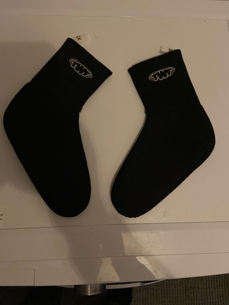 XS TWF wetsuit socks
