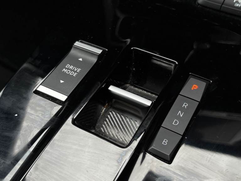  Vauxhall Mokka Electric 50kwh Ultimate Suv 5dr Electric Auto 136 Ps Electric