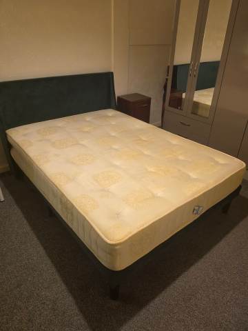 ベッドフレーム Double bed for sale-Excellent condition FREE Double Bed Frame with Mattress – Fair Condition for Sale