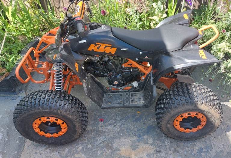 Quad 125cc 4 stroke Automatic With Reverse, Electric Start. Very Solid and fast. 