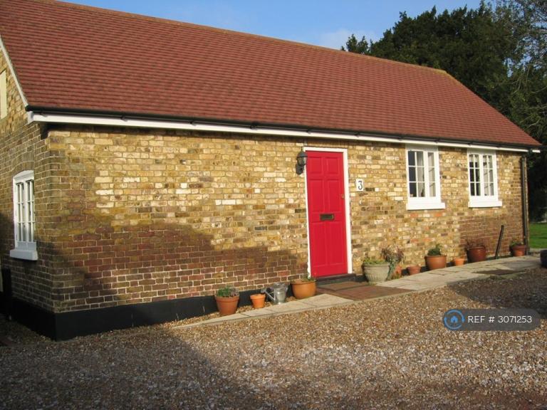2 bedroom flat in Charlton Road, Shepperton, TW17 (2 bed) (#3071253)