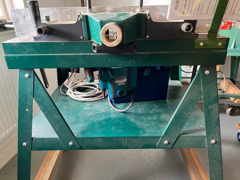 Record  Router Table with Makita  Router