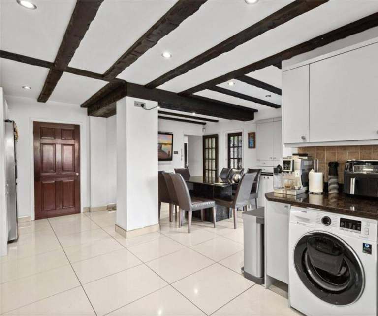 Property To Rent – 5 Bedroom House, Hainault Road, Chigwell, IG7