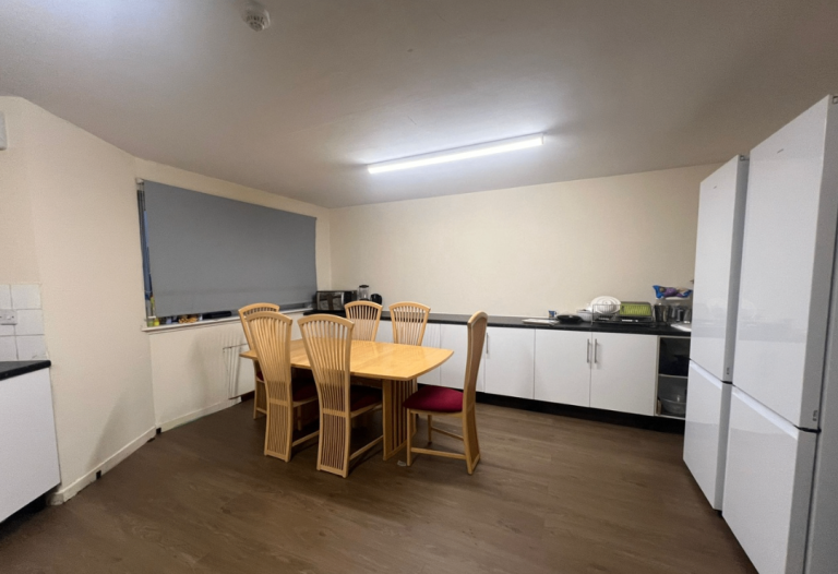 DOUBLE ROOM WITH EN SUITE *SHARED KITCHEN*-CLOSE TO DUNDEE & ABERTAY UNIVERITIES