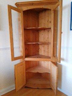 Pine Corner Display Cabinet with Glass Doors – Good Condition