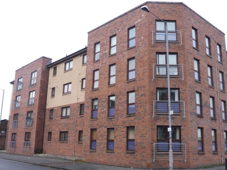 2 bedroom flat in Fenella Street, Shettleston, Glasgow, G32 7JT