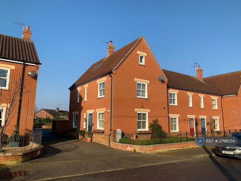 4 bedroom house in Trafalgar Yard, Aylsham, Norwich, NR11 (4 bed) (#2768256)