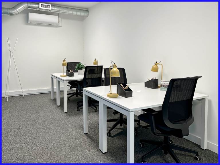 London - SW15 2DZ, Access to professional office space for 5 people in HQ London, 123 Disraeli Road