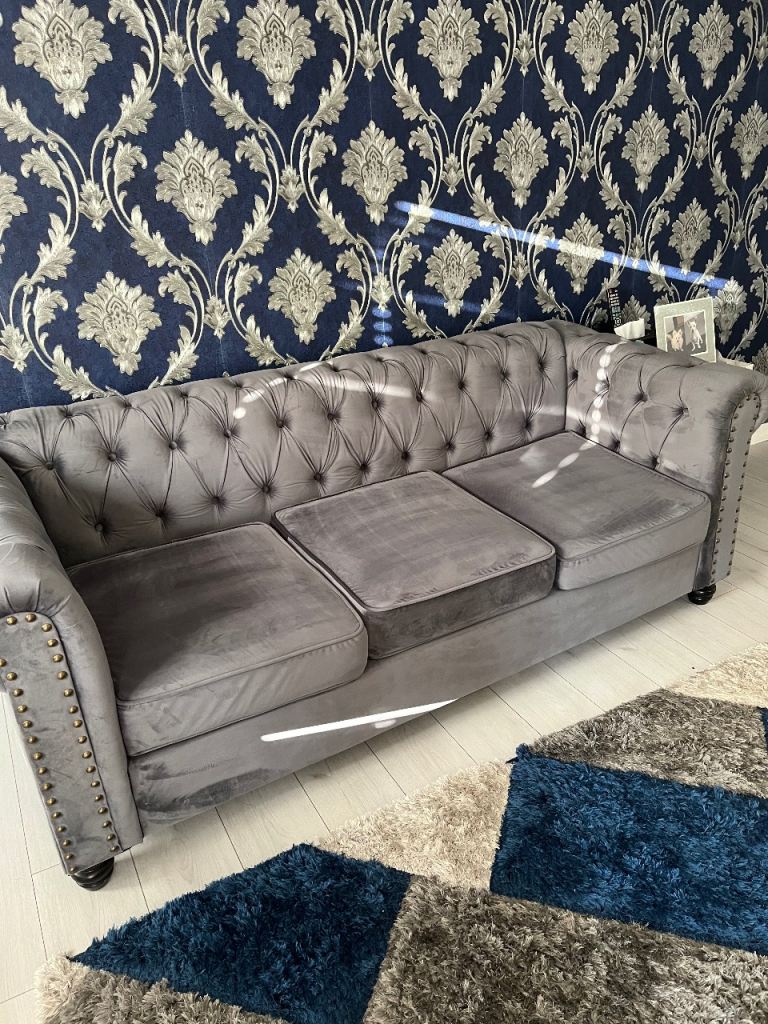 Chesterfield sofa 