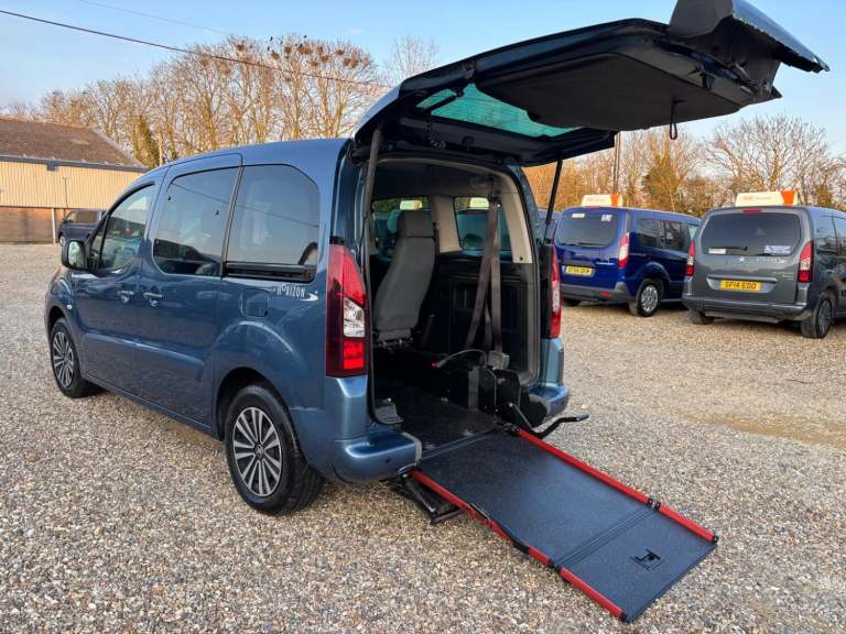 PEUGEOT PARTNER AUTO WHEELCHAIR ACCESSIBLE VEHICLE AUTOMATIC WAV 1.6 2017