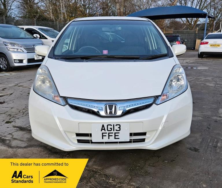 2013 Honda Fit FIT 1.3L HYBRID-AUTOMATIC-FREE ULEZ/CAZ PASS-FREE 18MONTHS GOLD