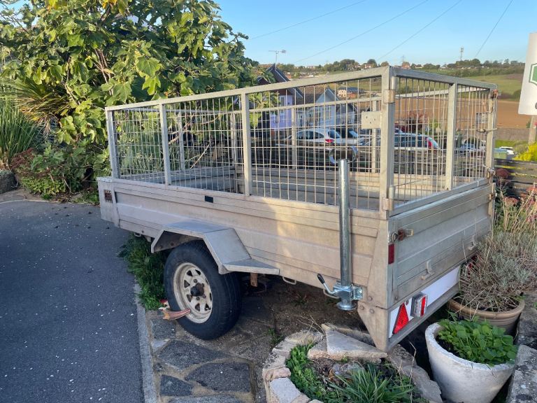 Apache Trailer 8x4 with cage 750kg