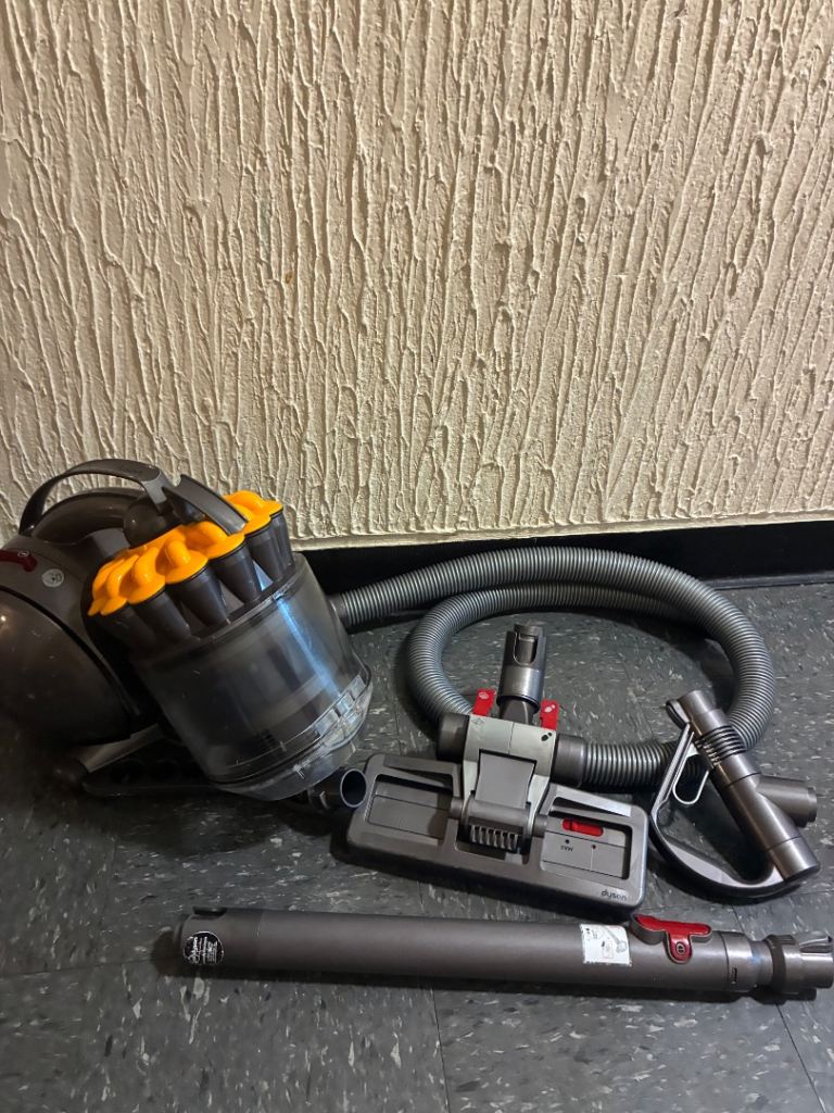 Dyson ball cylinder hoover vacuum cleaner 