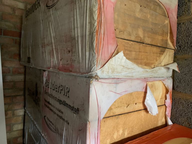 Foil Lined 160mm PIR Insulation Boards (9 packs x3) Remaining