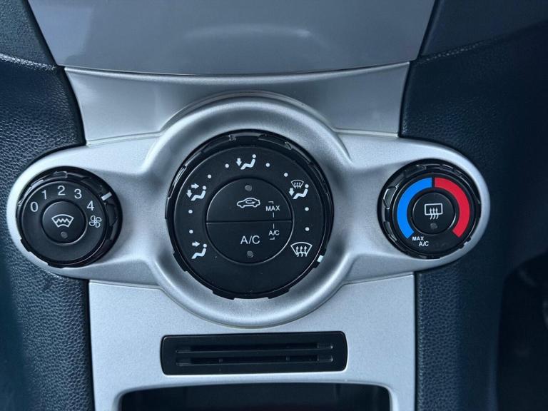 2011 Ford Fiesta 1.25 Zetec 3dr HATCHBACK Petrol Manual