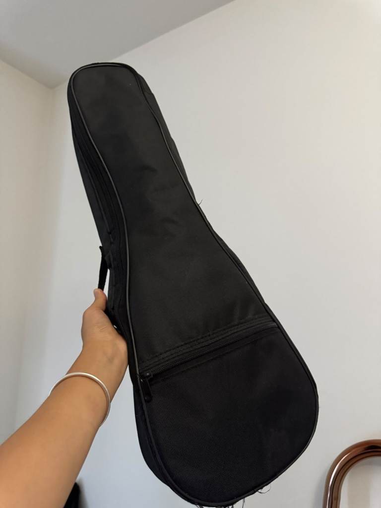Makala MK-C Concert Ukulele with Gig Bag – As Good As New