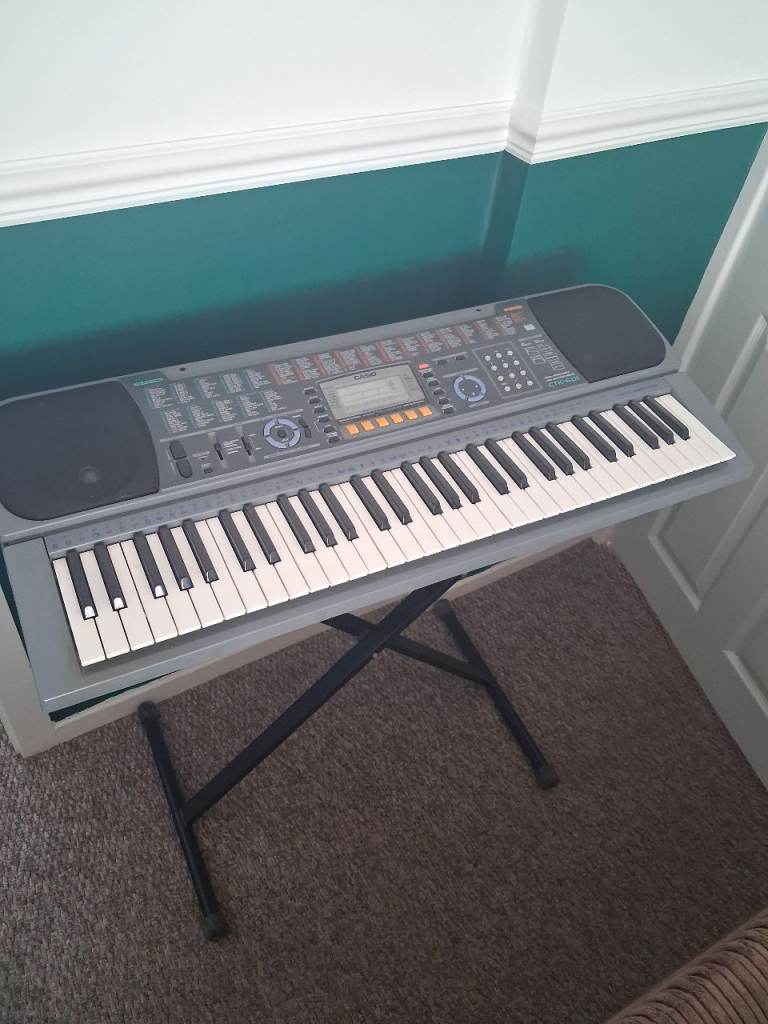 Casio CTK-601 Electronic Keyboard with Stand – excellent  Condition